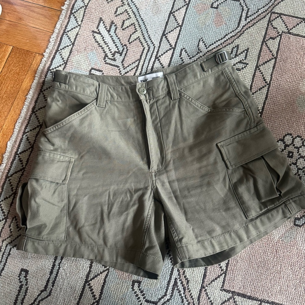 Aritzia TNA Olive Cargo Shorts